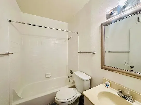 Santa Cruz Apartments - Studios, 1 Bedroom and 2 Bedrooms with Pool! — Photo 14