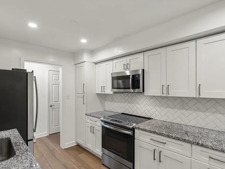 3334 Spring Ln #B42 — Photo 5