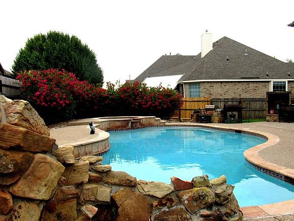 4th image of 212 Crenshaw Dr
