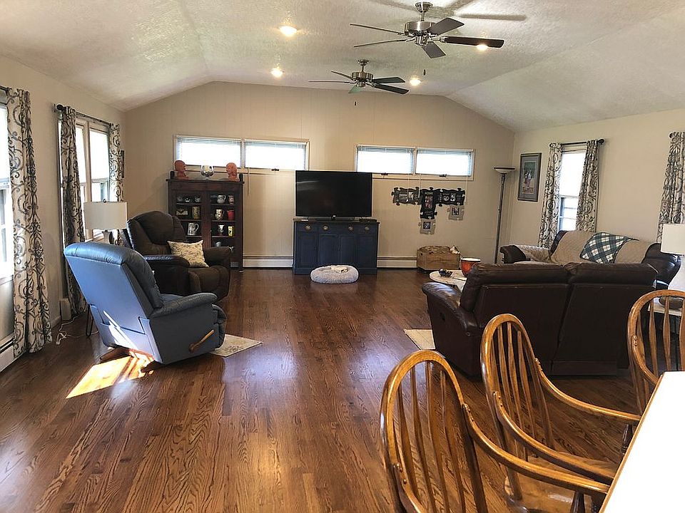1st image of 2806 S Berry Ave