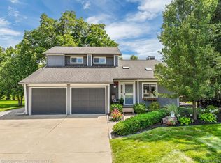 9524 Cedargrove Rd, Clarkston, MI 48348