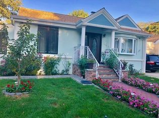 180 Rolling St, Malverne, NY 11565