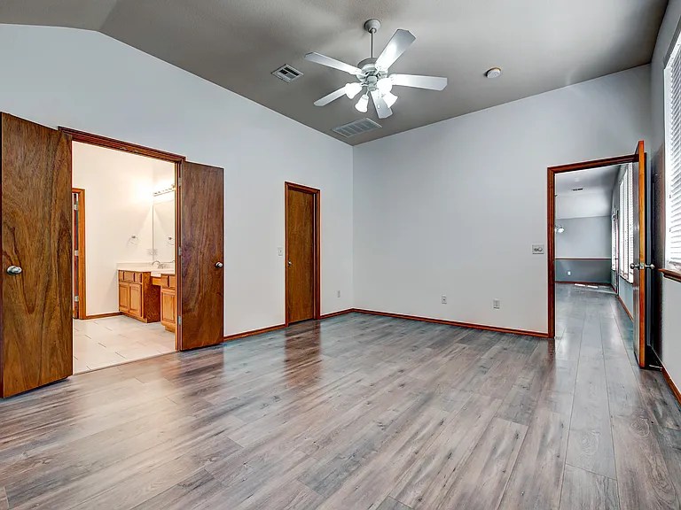 517 Lone Oak Dr — Photo 11