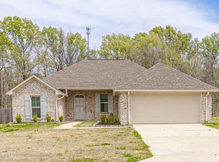 266 Chartleigh Cir, Canton, MS 39046
