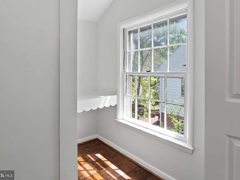 2305 Pickwick Rd — Photo 12