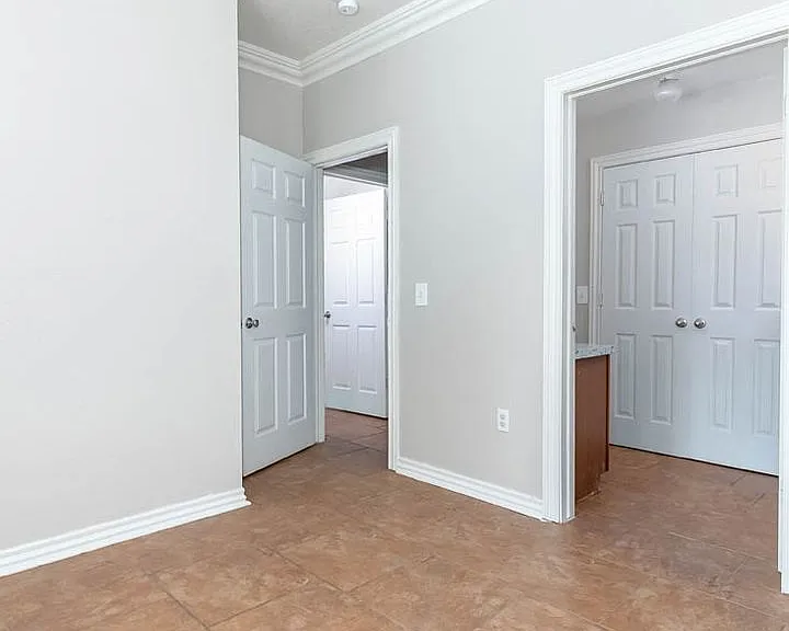 Meridian Place Apartments — Photo 47
