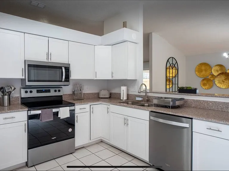 4117 Moreland Dr — Photo 18