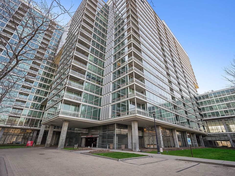 1st image of 9655 Woods Dr #905