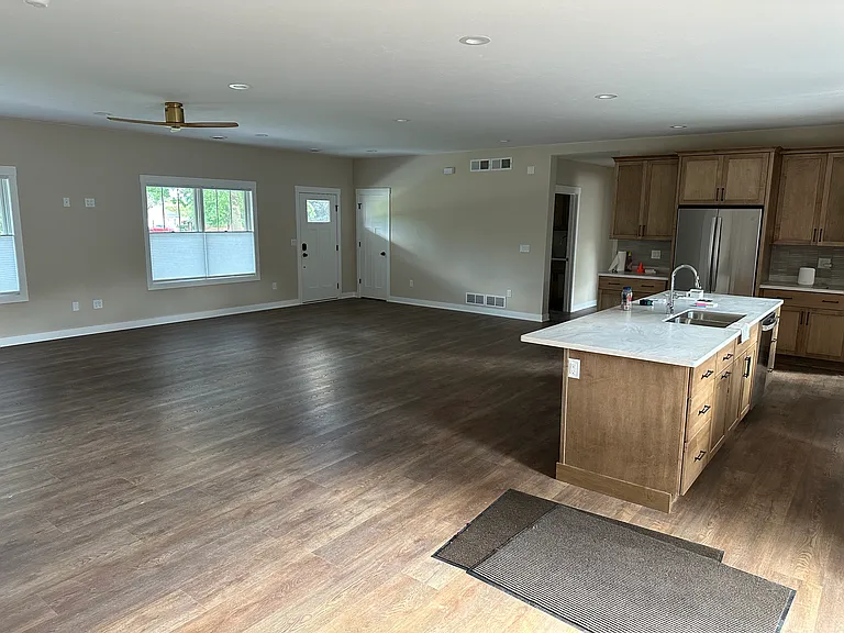 907 N Osborne Ave — Photo 8