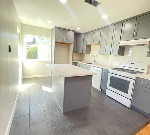 2nd image of 279 Temple Ave APT 9