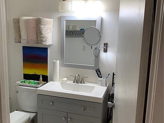 5th image of 1304 Mariposa Dr APT 125