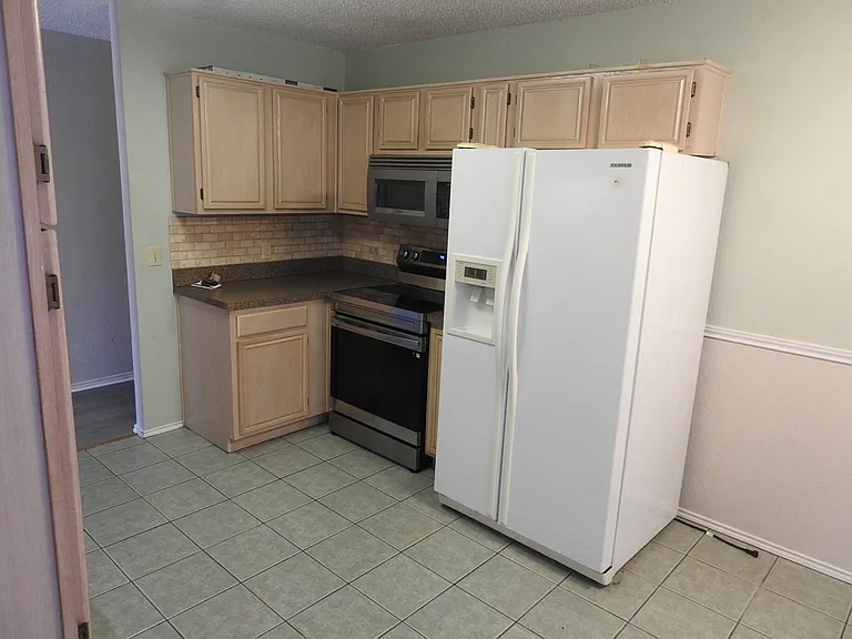 2094 Colt Ct — Photo 8