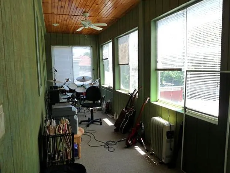 25 Raymond St #2 — Photo 11