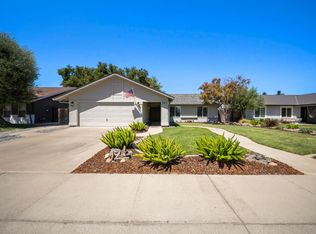 1913 Fox Glen Dr, Hughson, CA 95326