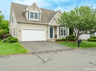8 Greendale Dr #8, Suffield, CT 06078