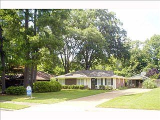 5th image of 4552 Charleswood Ave