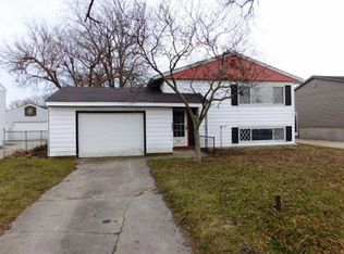 1233 N Arbogast Ave, Griffith, IN 46319