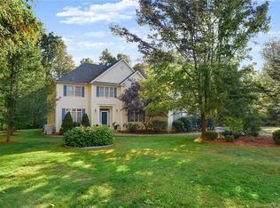 18 Lisbon Ter, Oxford, CT 06478