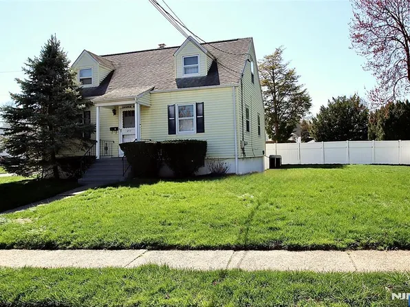 37-17 Jasper Rd, Fair Lawn, NJ 07410