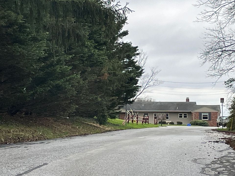 2nd image of 40 Indian Rock Dam Rd