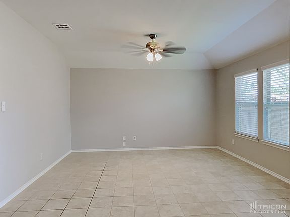 3rd image of 1010 Platinum Dr
