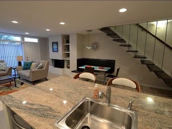 5th image of 3321 Cole Ave
