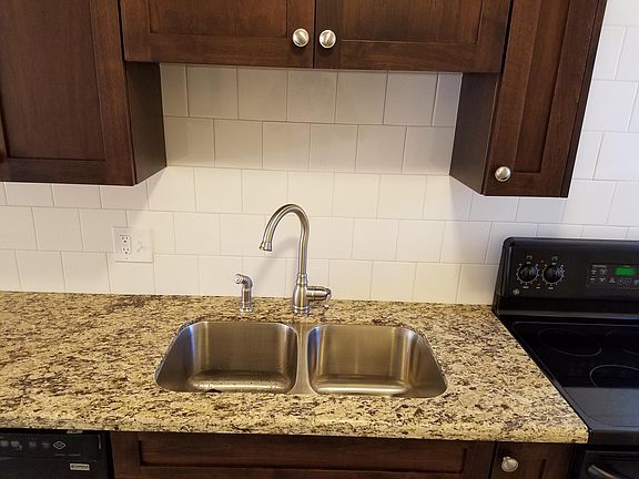 4th image of 717 E Amelia Ave APT 3