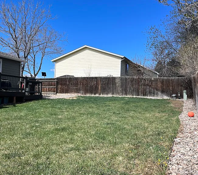 330 Derry Dr — Photo 4