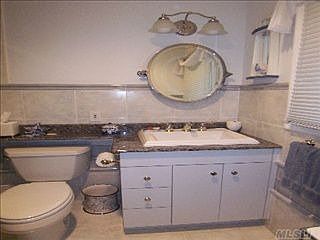4th image of 21 Washington Dr