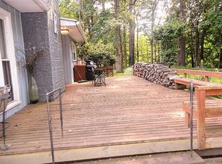 7433 E Lake Rd, Erie, PA 16511