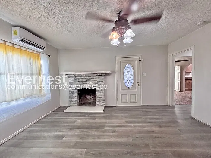 2 bed, 2.0 bath, 842 sqft, $3,250 — Photo 2