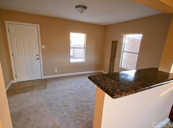 3rd image of 752 W 104th St
