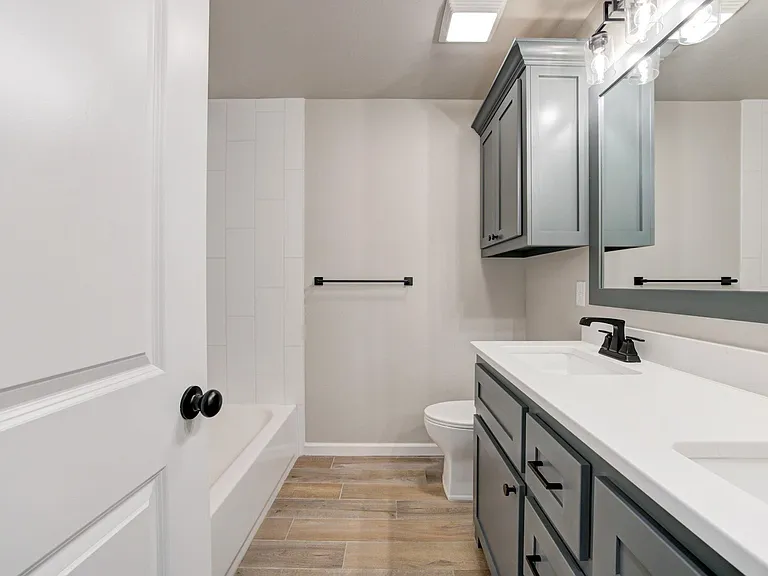 1811 Hollow Crest Ct — Photo 35