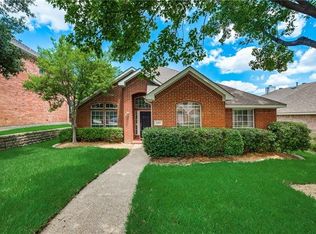 449 Vista Noche Dr, Lewisville, TX 75067