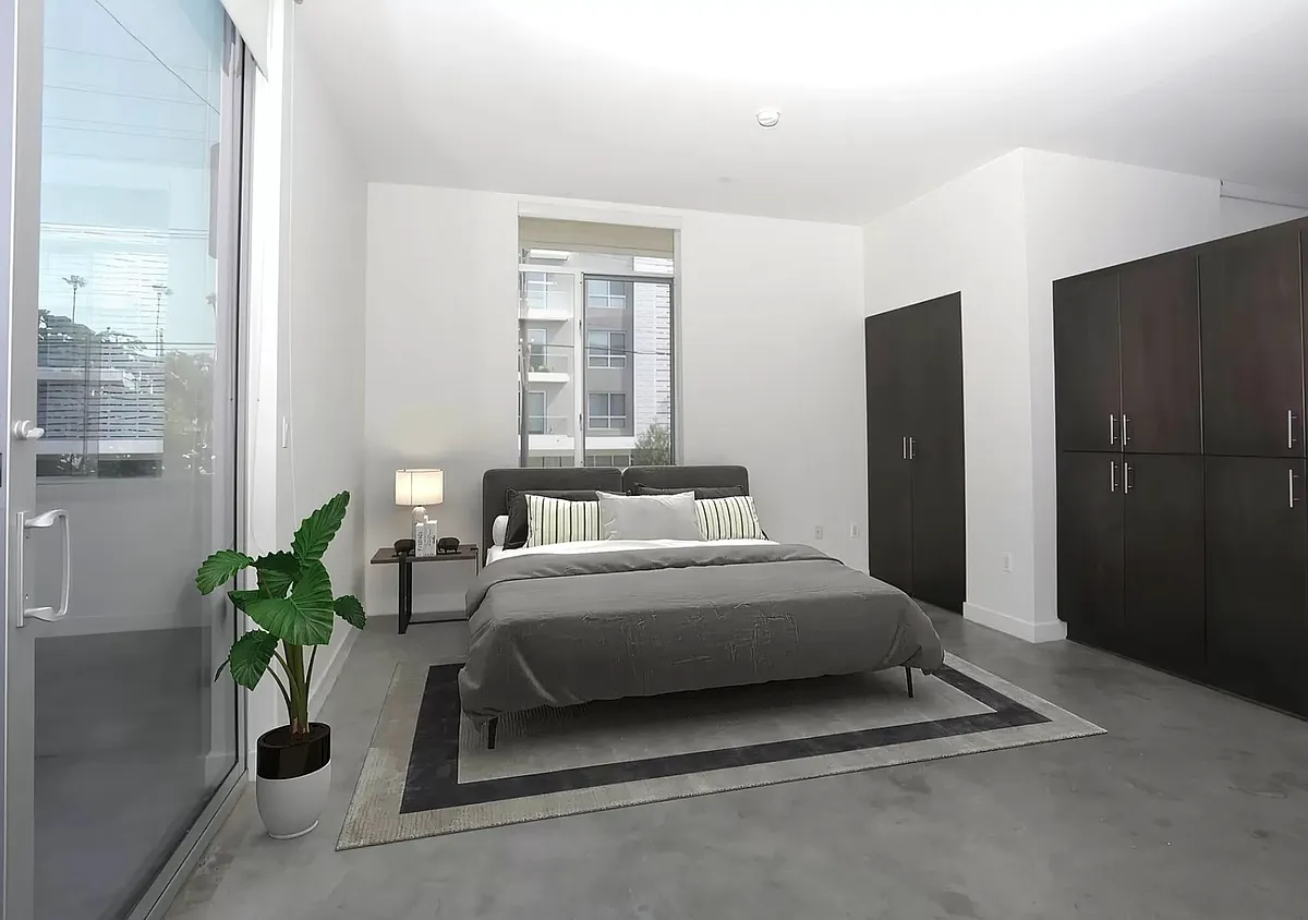 Building Photo - 5701 Melrose Ave #204