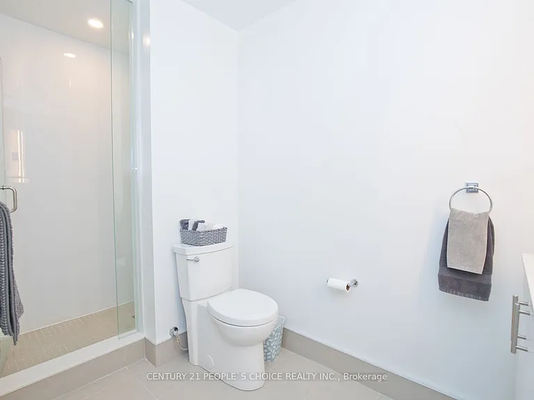 180 Veterans Dr #302 — Photo 15