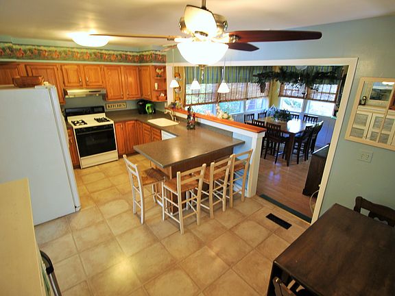 4th image of 719 N Lincoln Ave