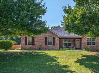 909 S 13th Ave, Ozark, MO 65721