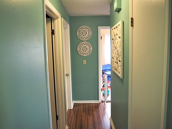 4th image of 1046 Lanette Dr