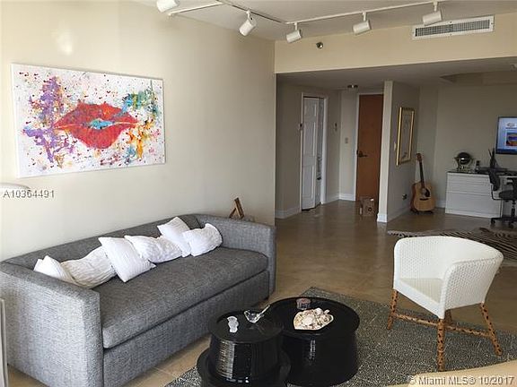 4th image of 20191 E Country Club Dr APT 2411