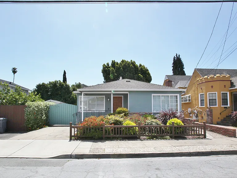 529 Haas Ave — Photo 1