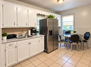 226 Paris St APT 1, Boston, MA 02128