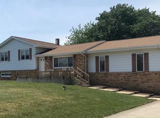 708 Meridian Rd, Valparaiso, IN 46385