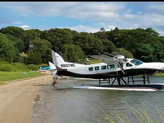 Seaplane beach landings
