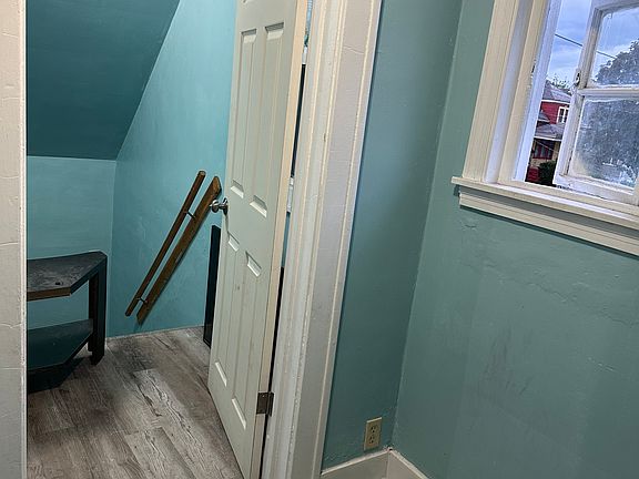 3rd image of 563 Doat St #U