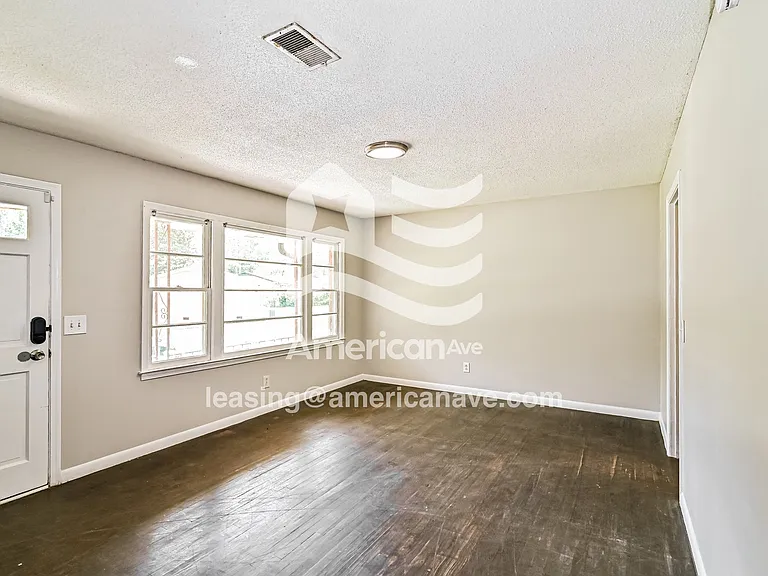 7487_003_living_room_3.jpg