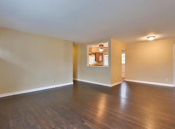 5th image of 461 E Clearview Ave
