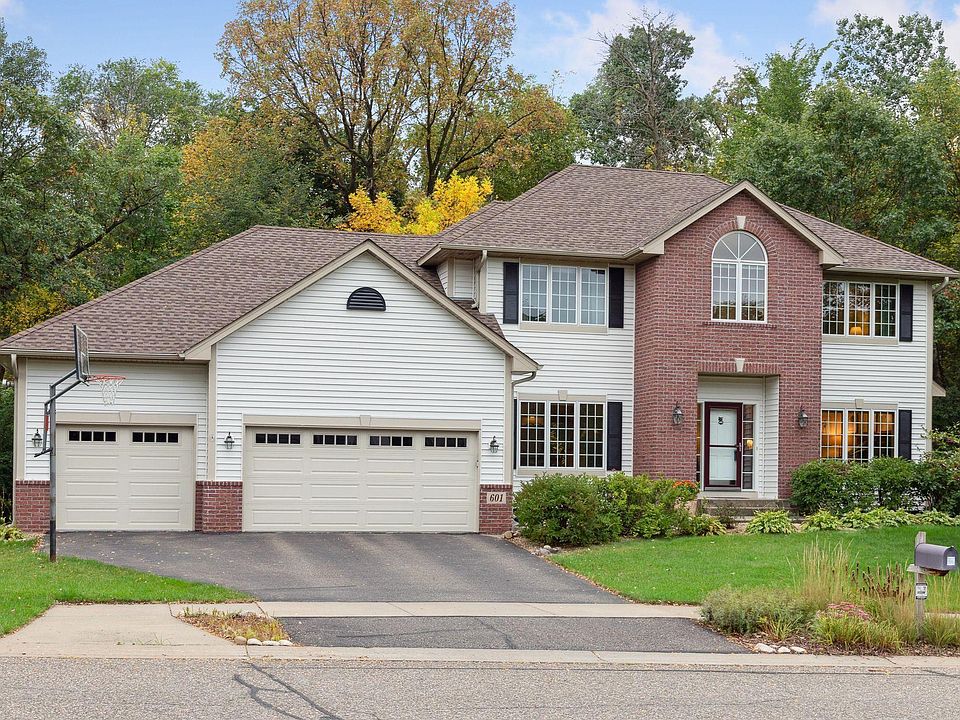 1st image of 601 Knollwood Dr