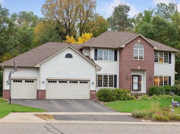 601 Knollwood Dr, Hudson, WI 54016