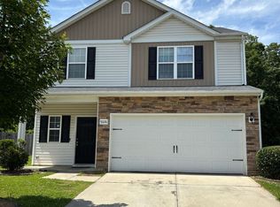 9226 Avery Meadows Dr, Charlotte, NC 28216